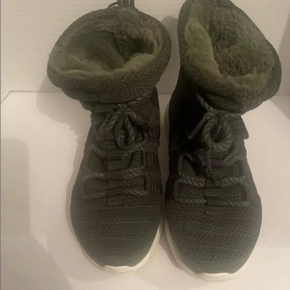 Nike ROSHE ONE High Sneaker Boots Womens Size 5.5 Green Fur Lining - Picture 2 of 5